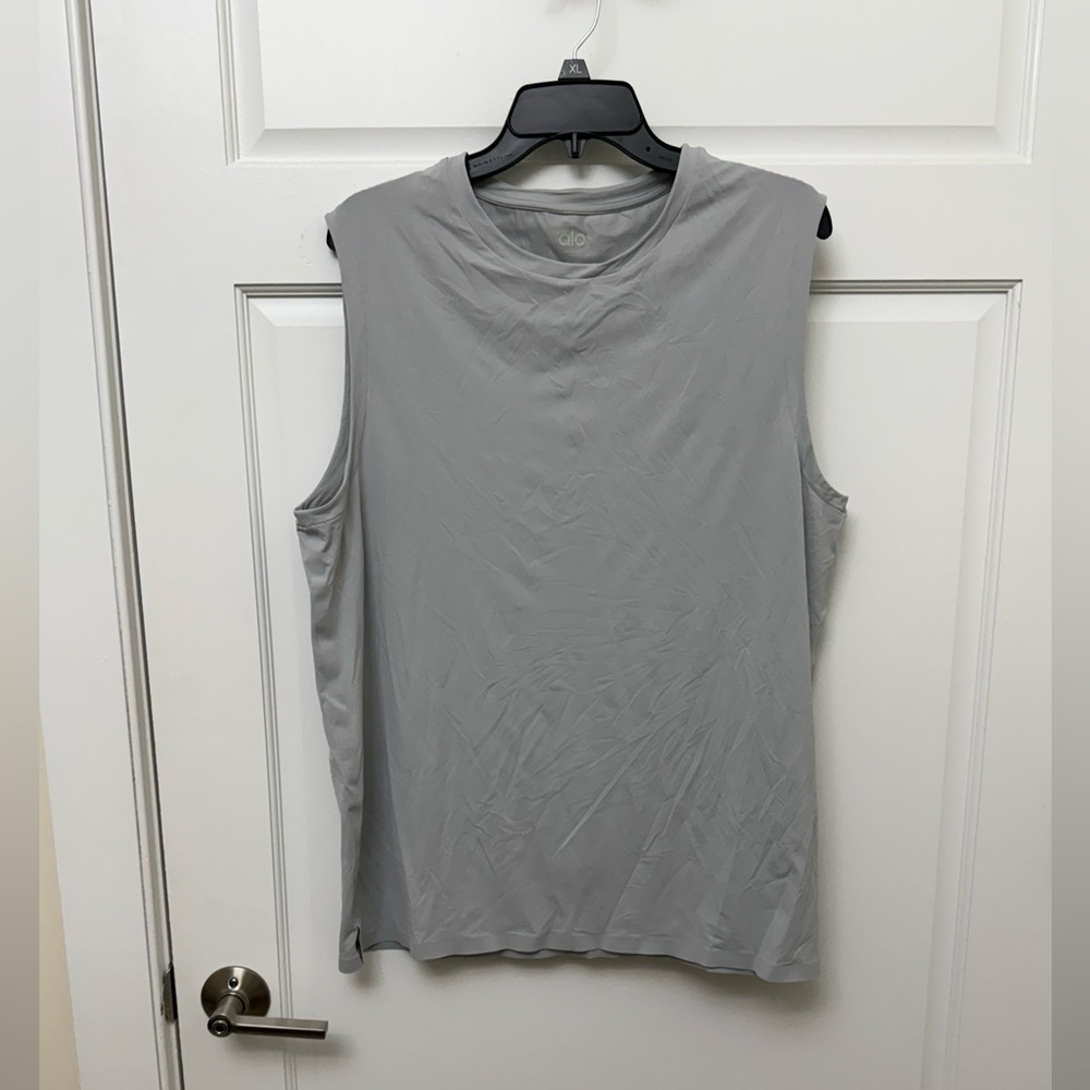 ALO Yoga Women's Light Gray Muscle Tee